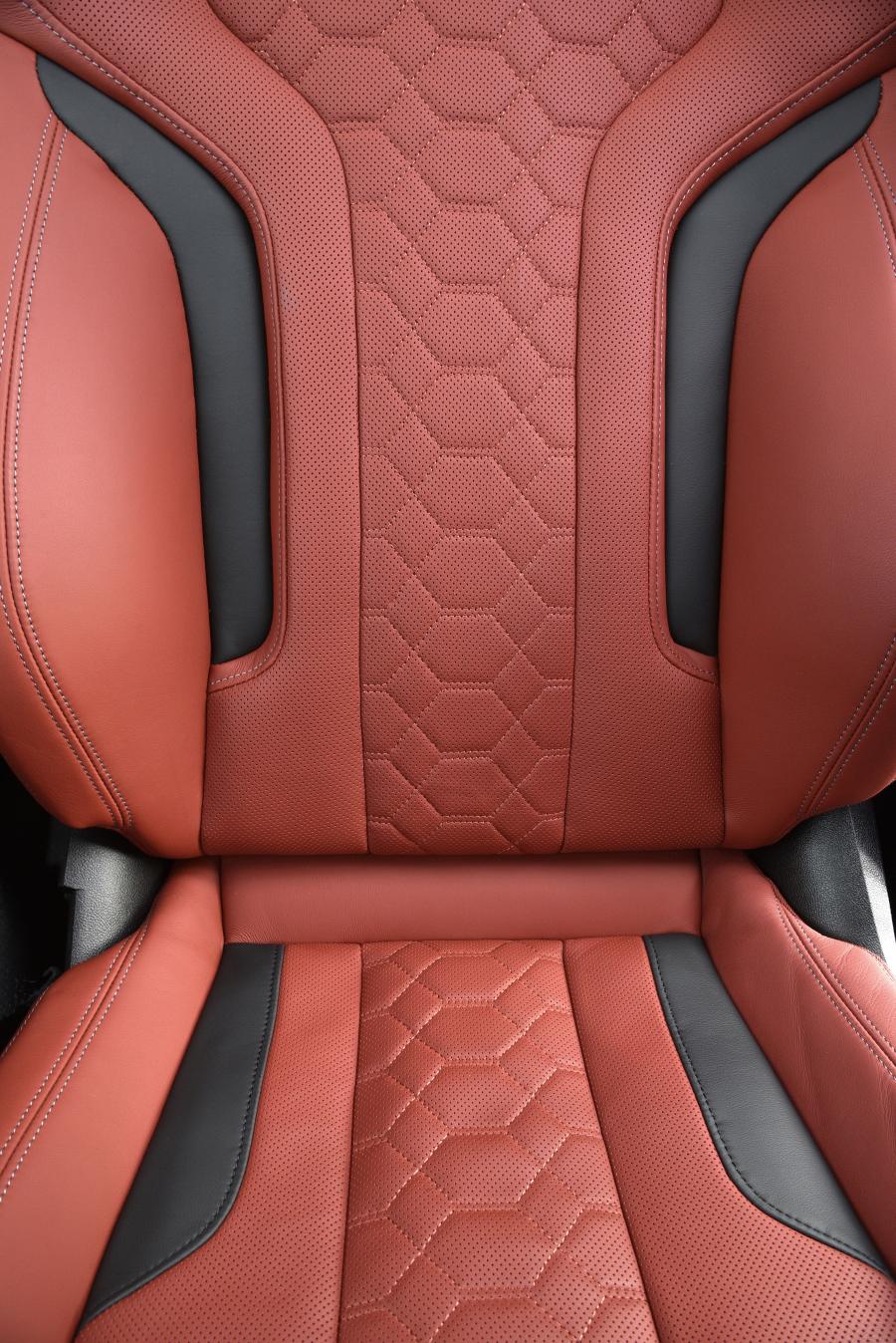 Детали интерьера BMW X3 M Competition (F97) 2019 года  (NA) (фото 97 из 125)